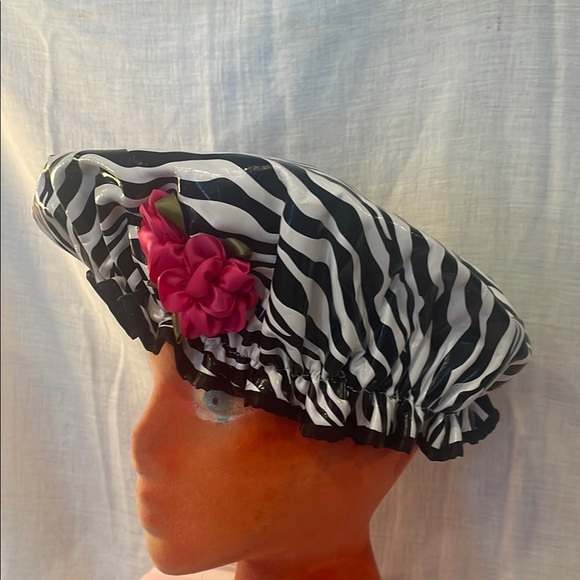 Crazy black and white zebra stripe shower cap - Picture 1 of 2